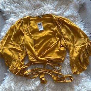 💛CHIC MUSTARD WRAP BLOUSE🌟
